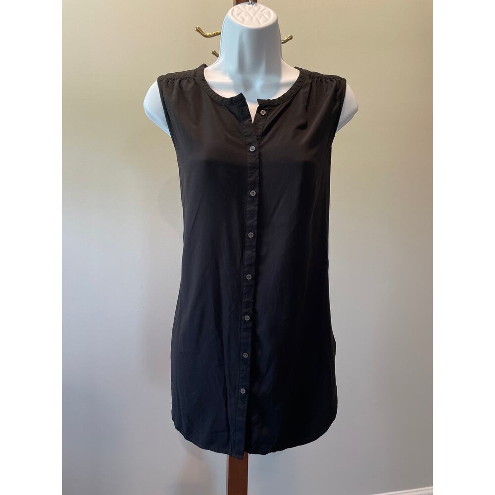 LOFT Black Sleeveless Button-Front Blouse
